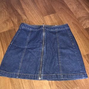 Zip up skirt